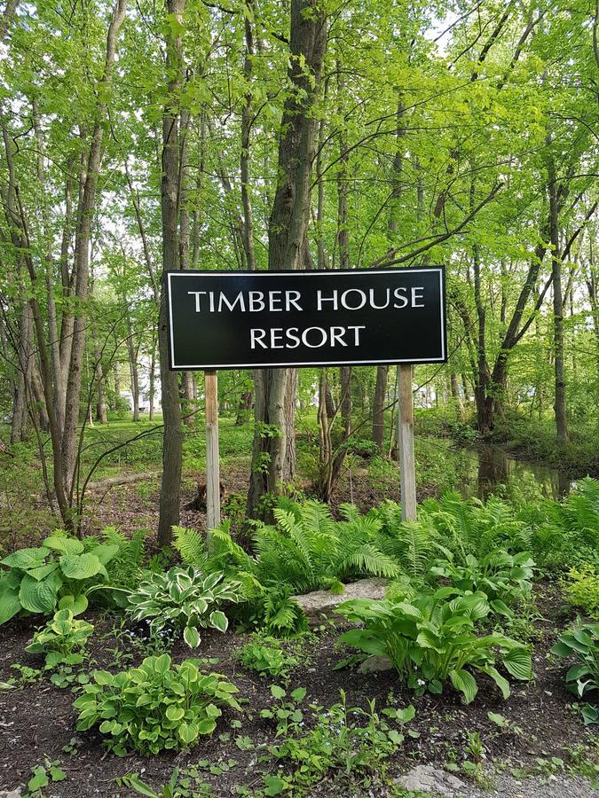 Timber House Resort Brighton Exteriör bild
